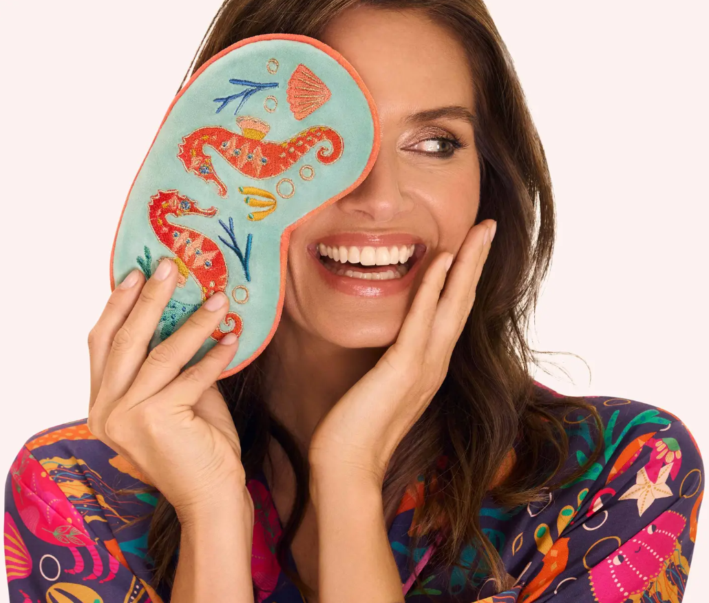 SPARKLING SEAHORSE EYE MASK