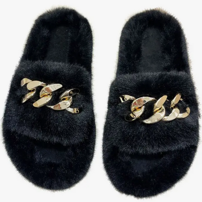 PLUSH CHAIN SLIPPER IN WHITE & BLACK OPTIONS