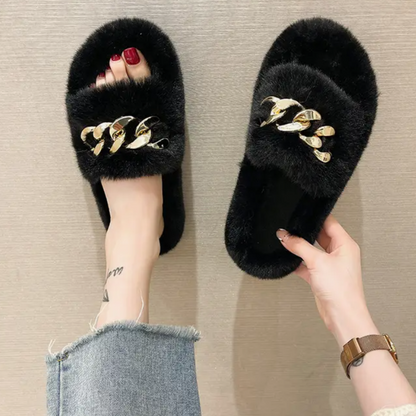 PLUSH CHAIN SLIPPER IN WHITE & BLACK OPTIONS